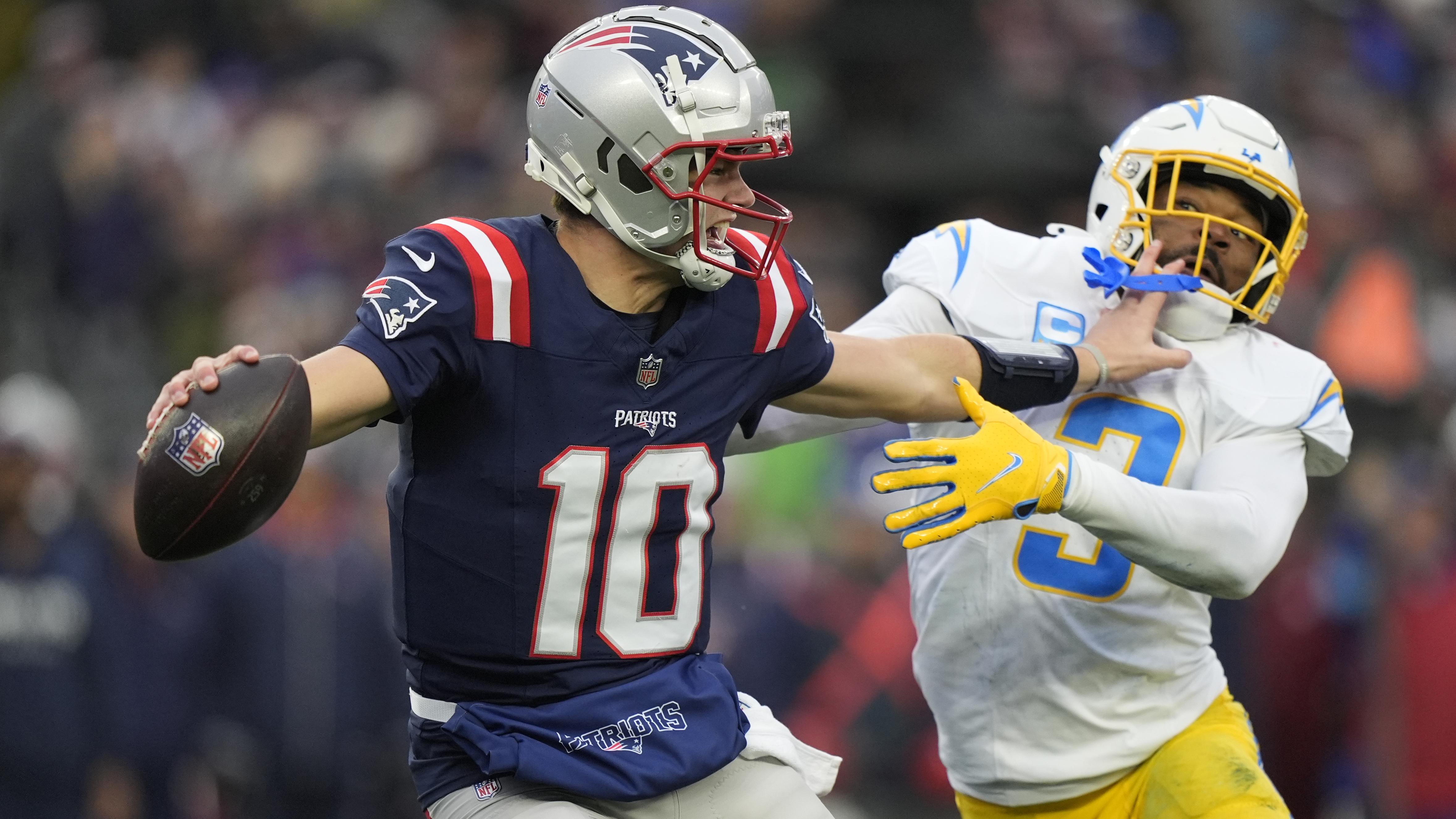 Chargers Patriots Football