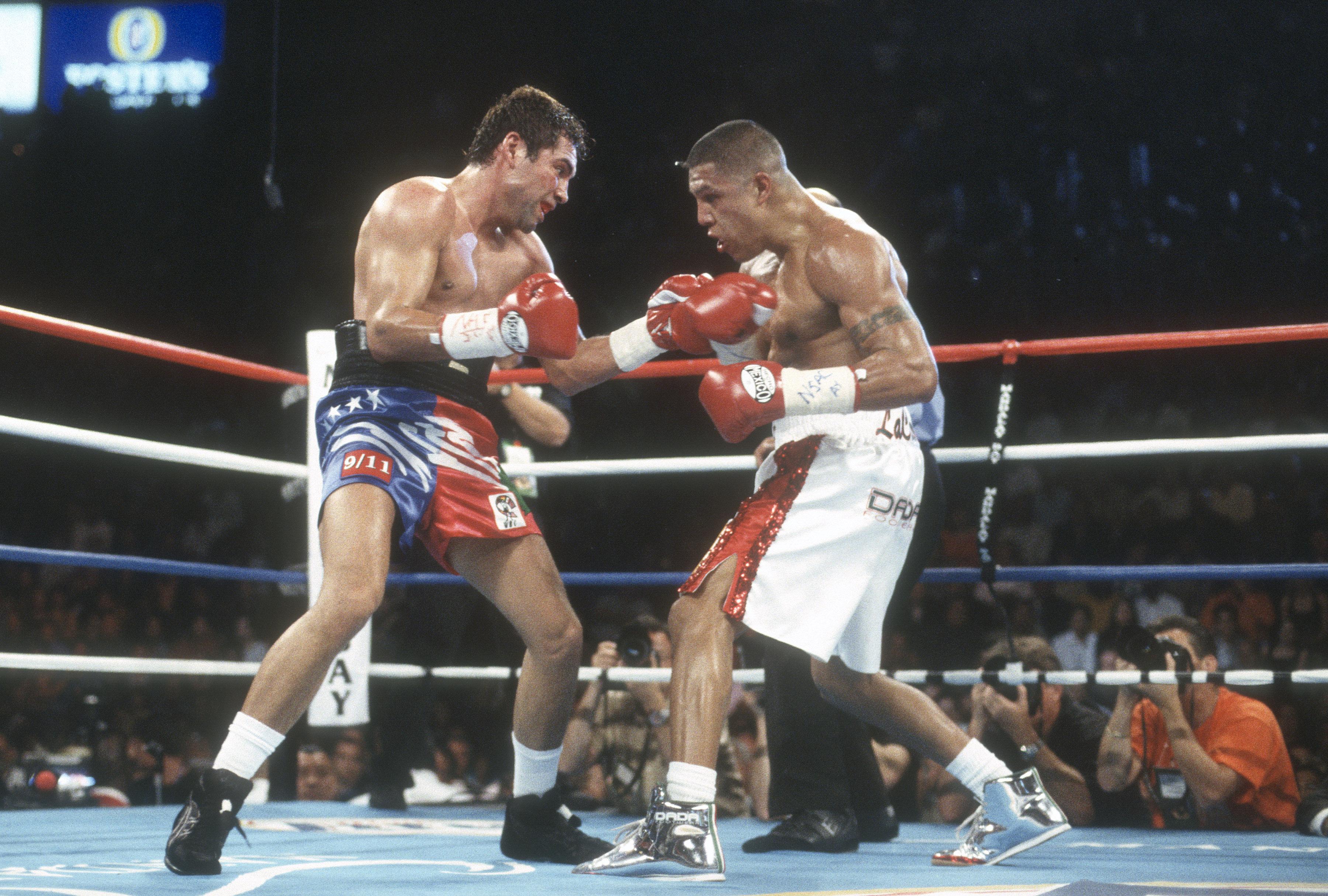 IBA, WBC, WBA, Ring and Lineal Light Middleweight Tittle - Oscar De La Hoya v Fernando Vargas