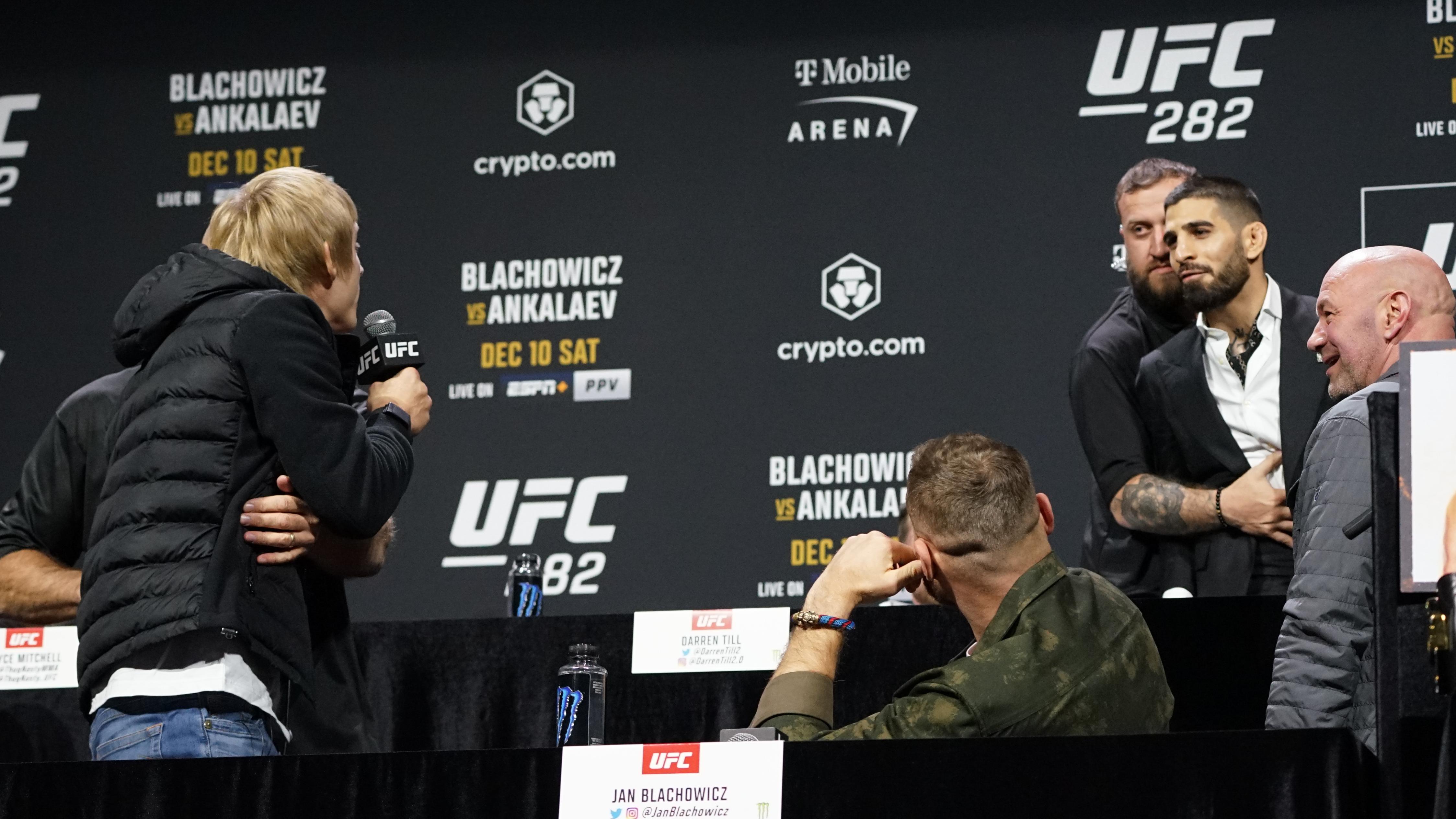 MMA: DEC 08 UFC 282