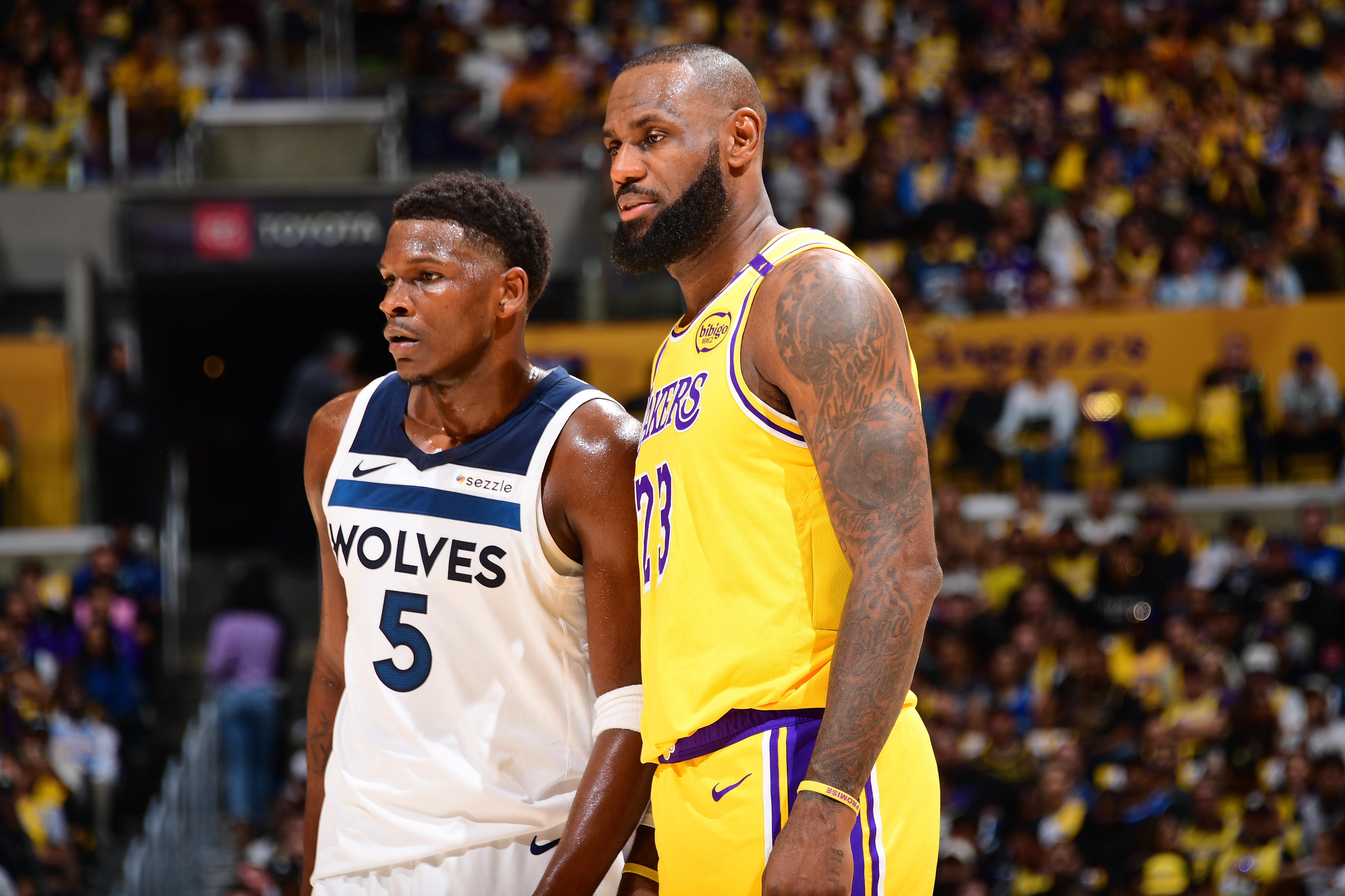 Minnesota Timberwolves v Los Angeles Lakers