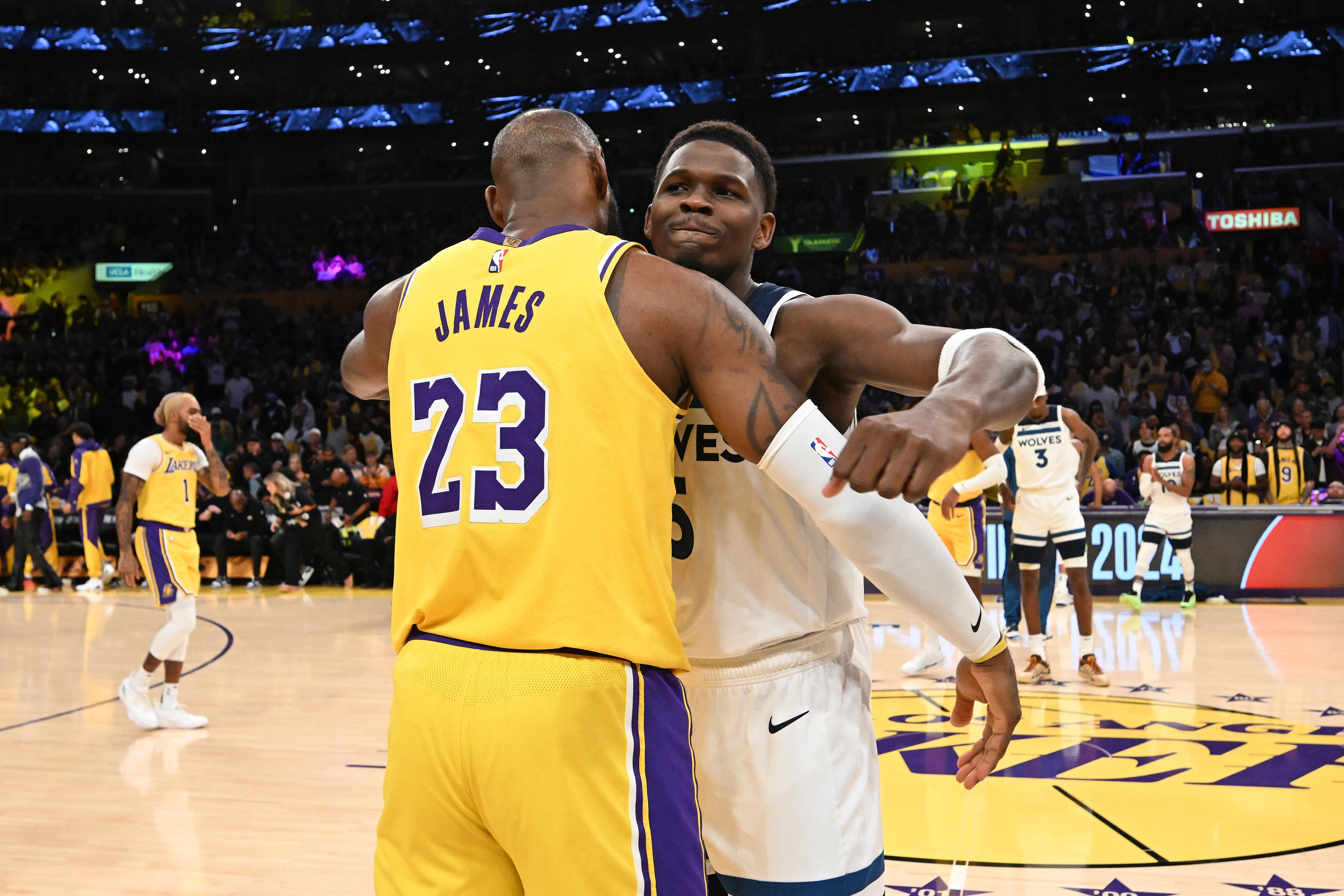 Minnesota Timberwolves v Los Angeles Lakers