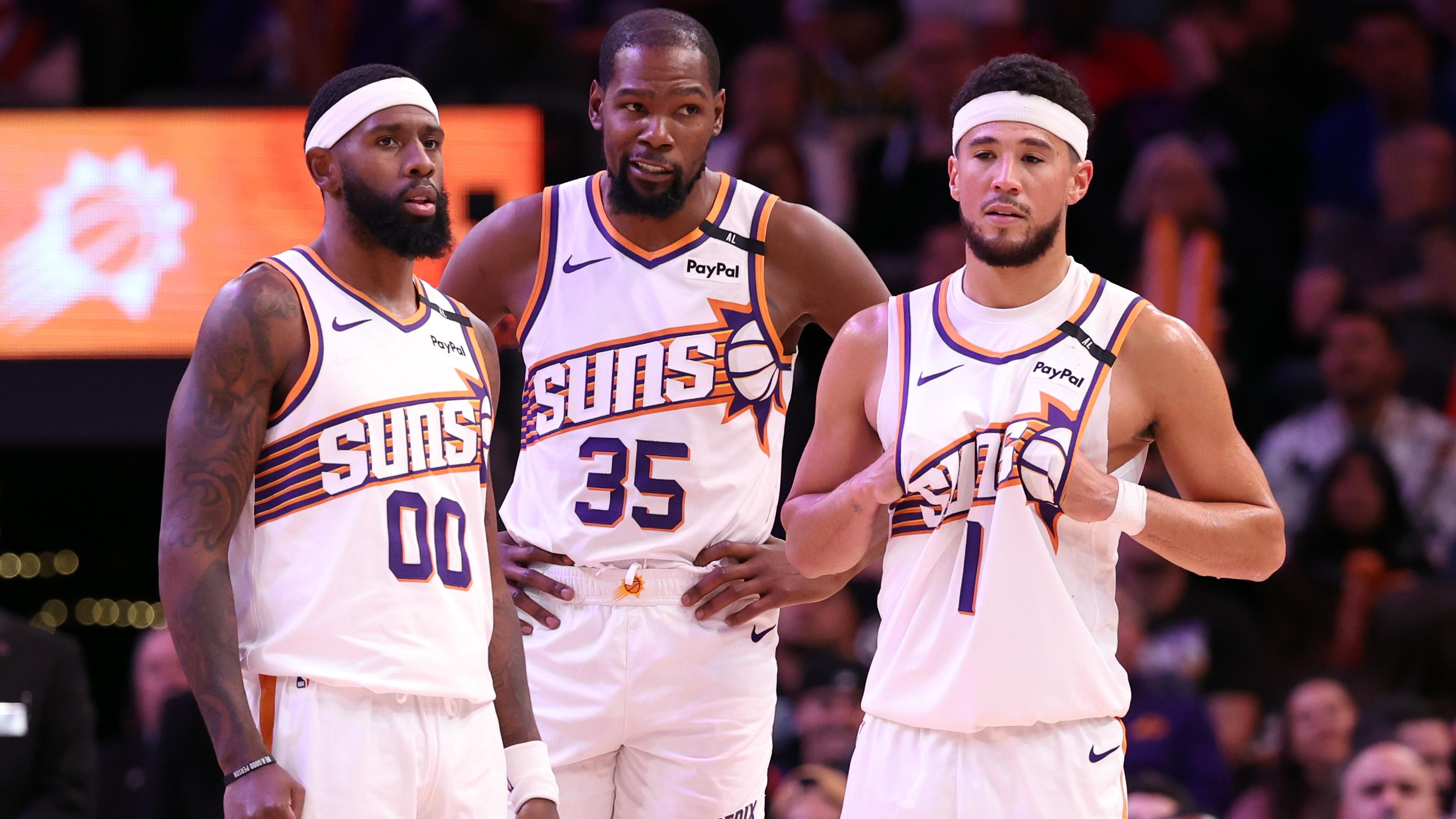Philadelphia 76ers v Phoenix Suns