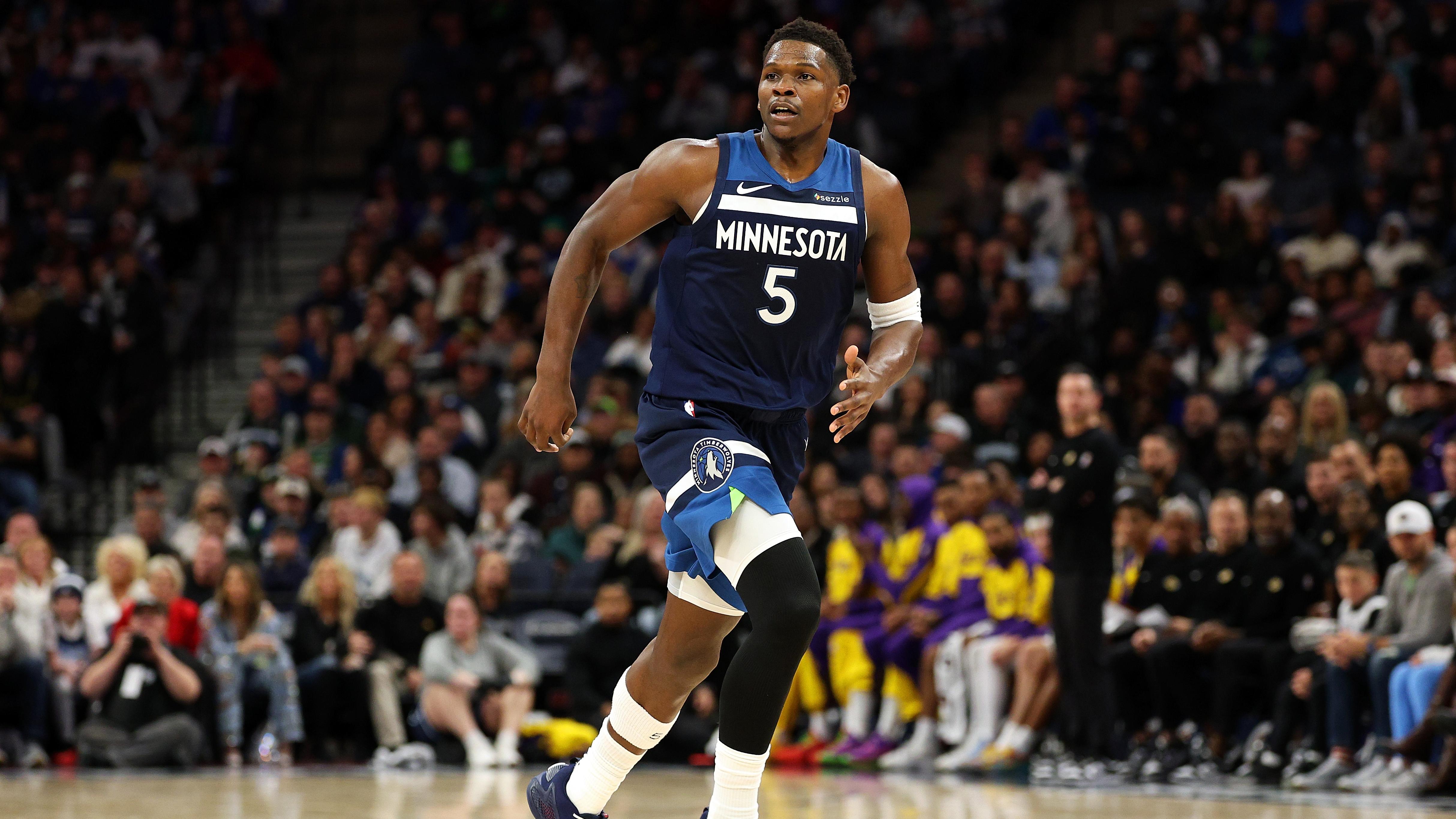 Los Angeles Lakers v Minnesota Timberwolves