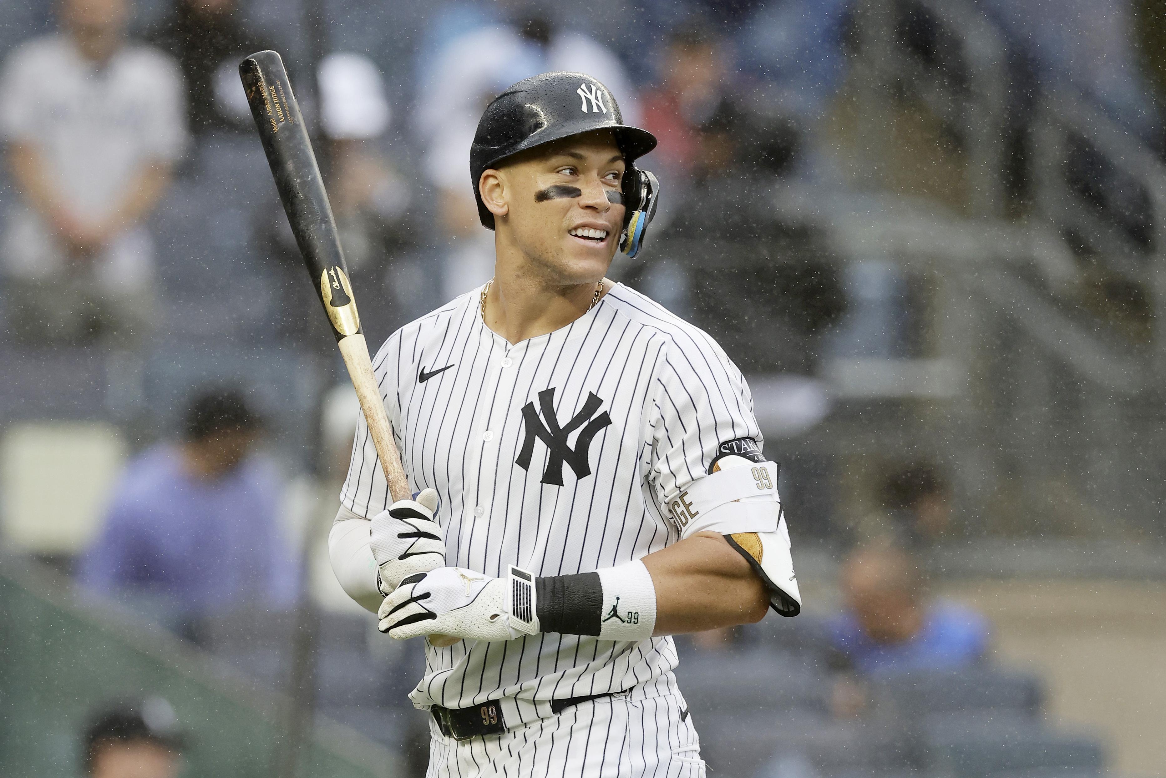 Pittsburgh Pirates v New York Yankees