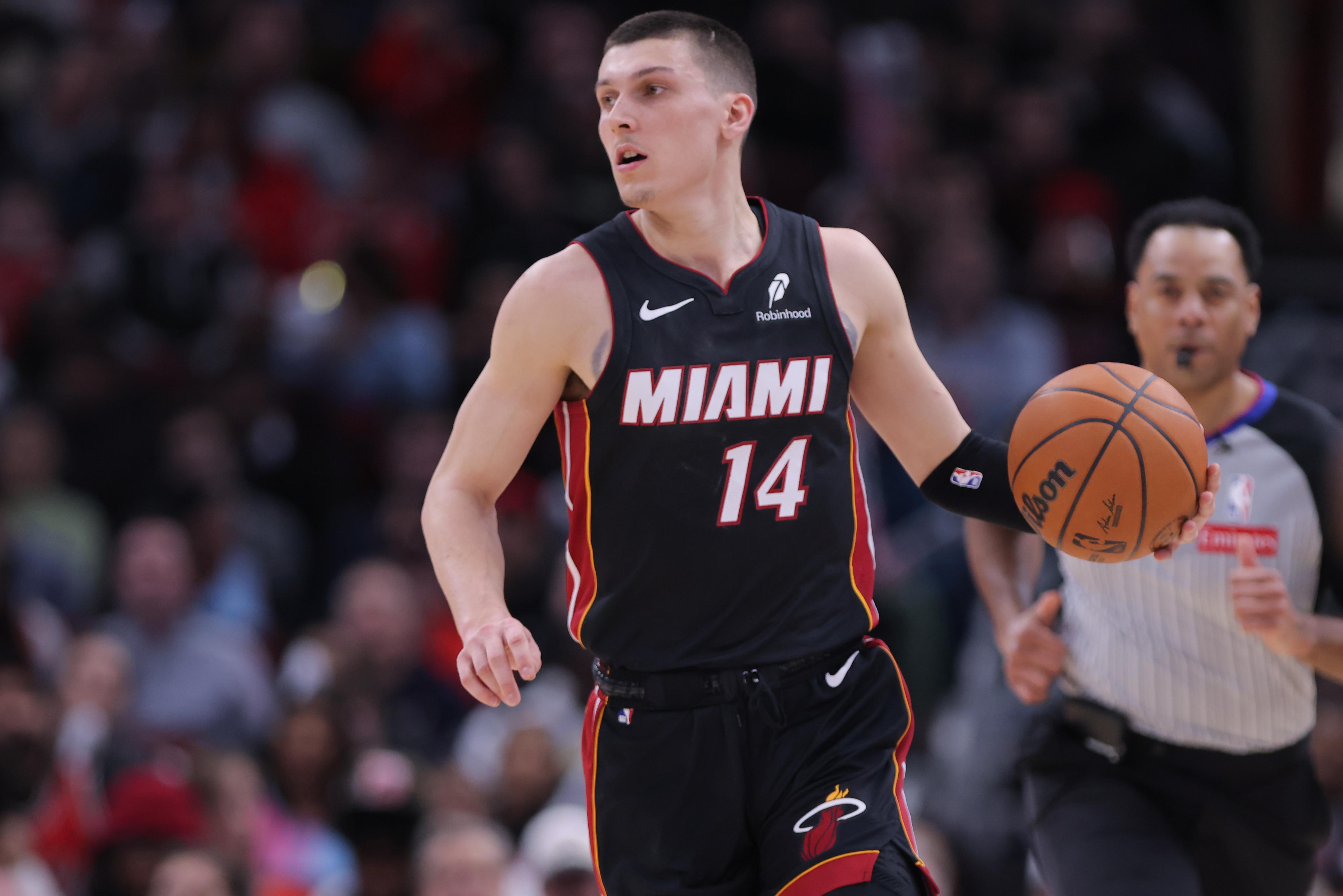 NBA: FEB 04 Heat at Bulls