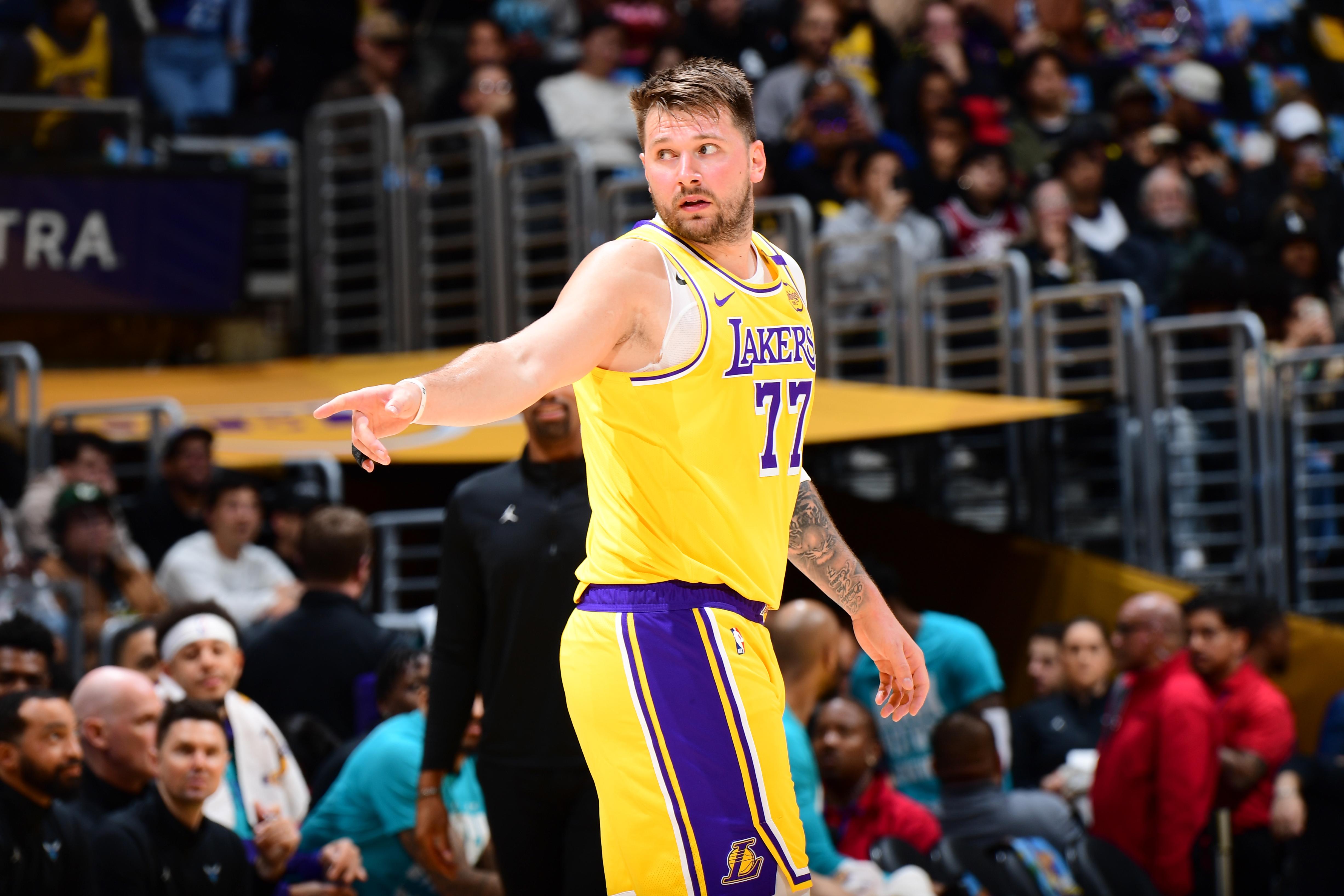 Charlotte Hornets v Los Angeles Lakers