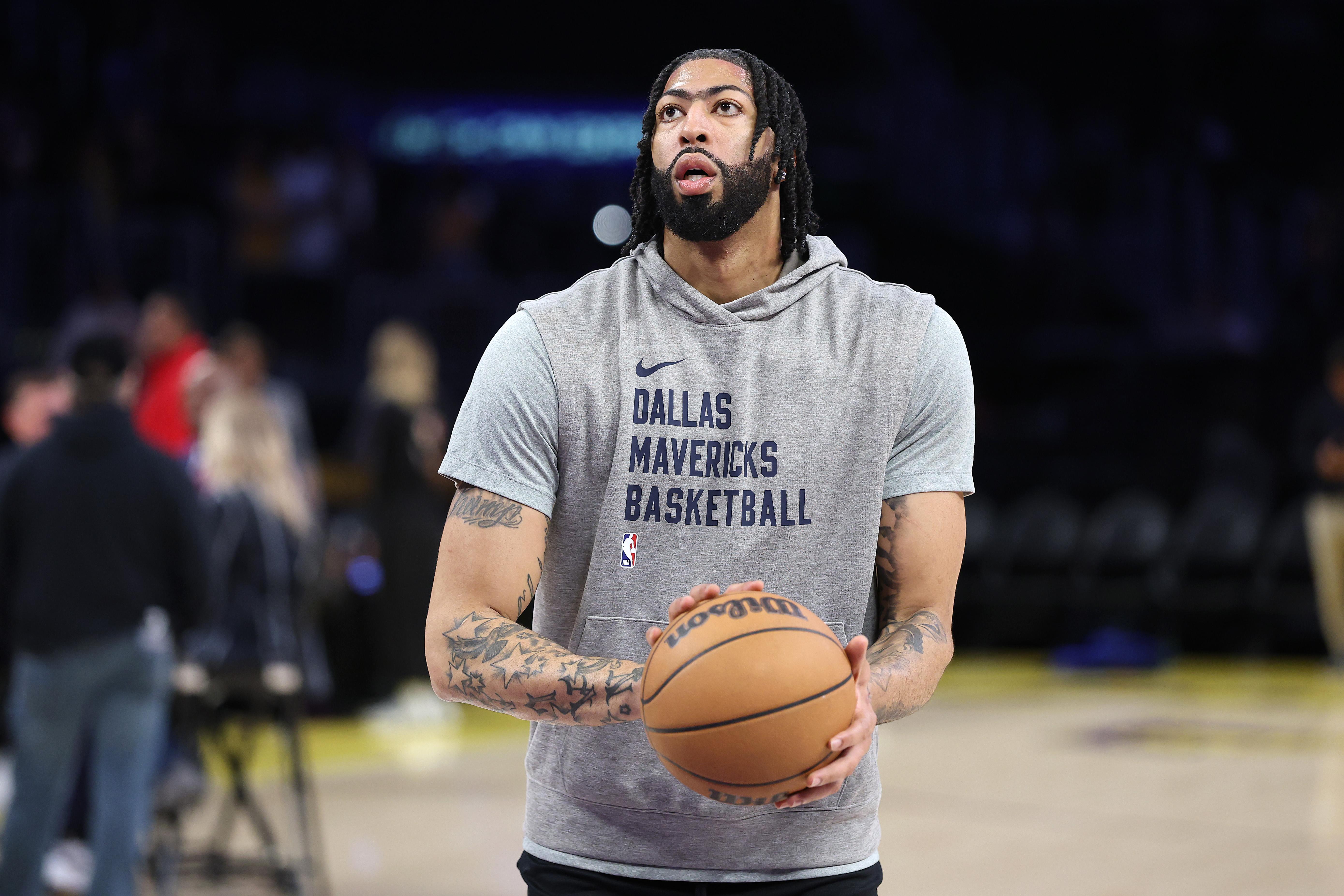 Dallas Mavericks v Los Angeles Lakers