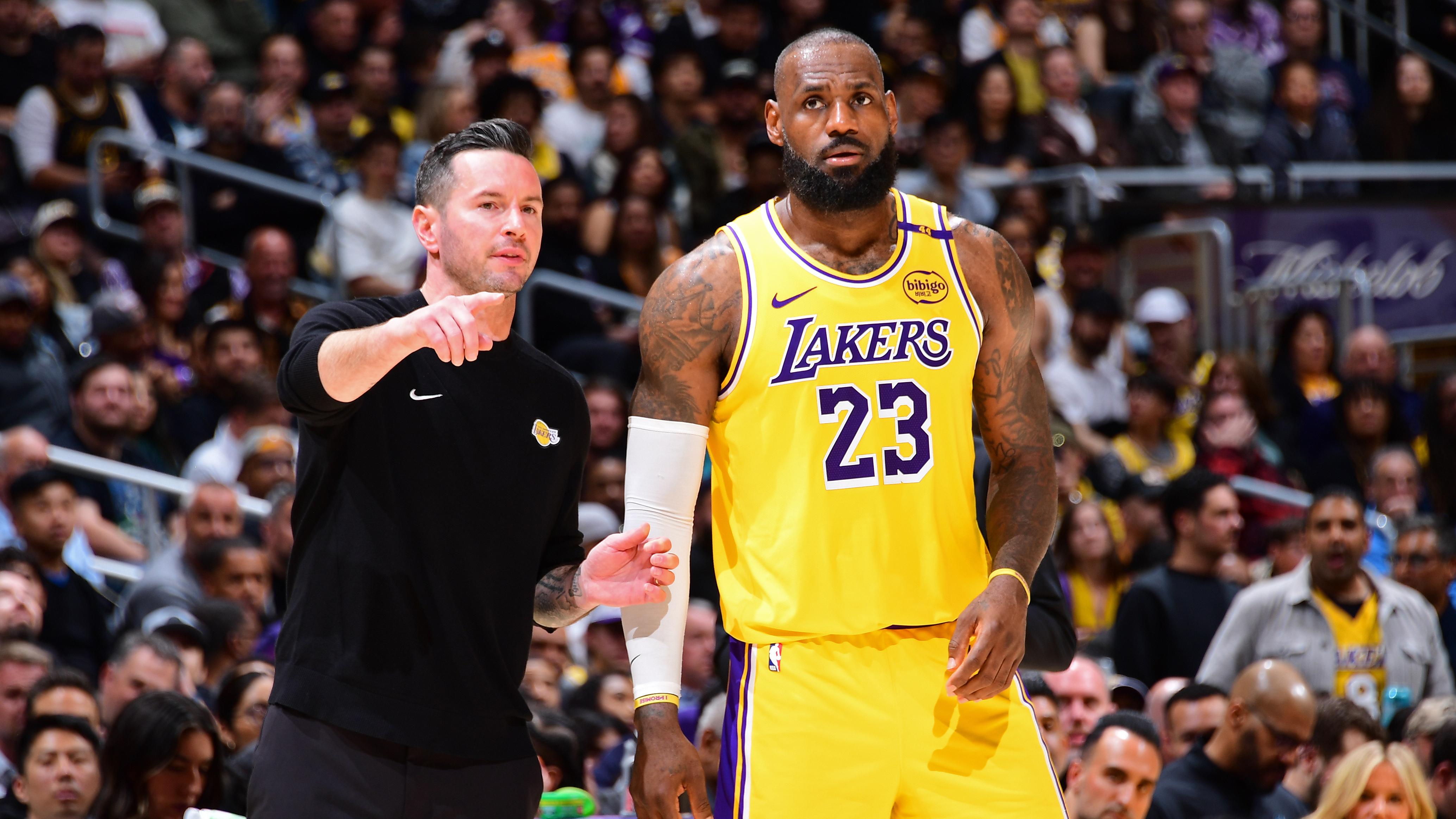 Minnesota Timberwolves v Los Angeles Lakers