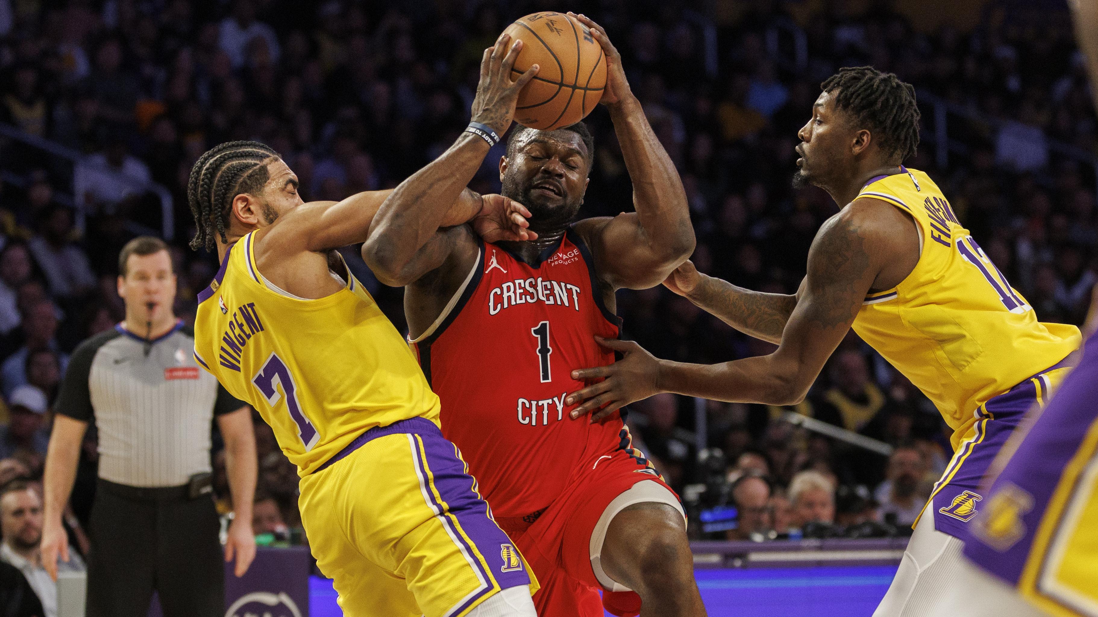 Lakers vs Pelicans in Los Angeles, CA