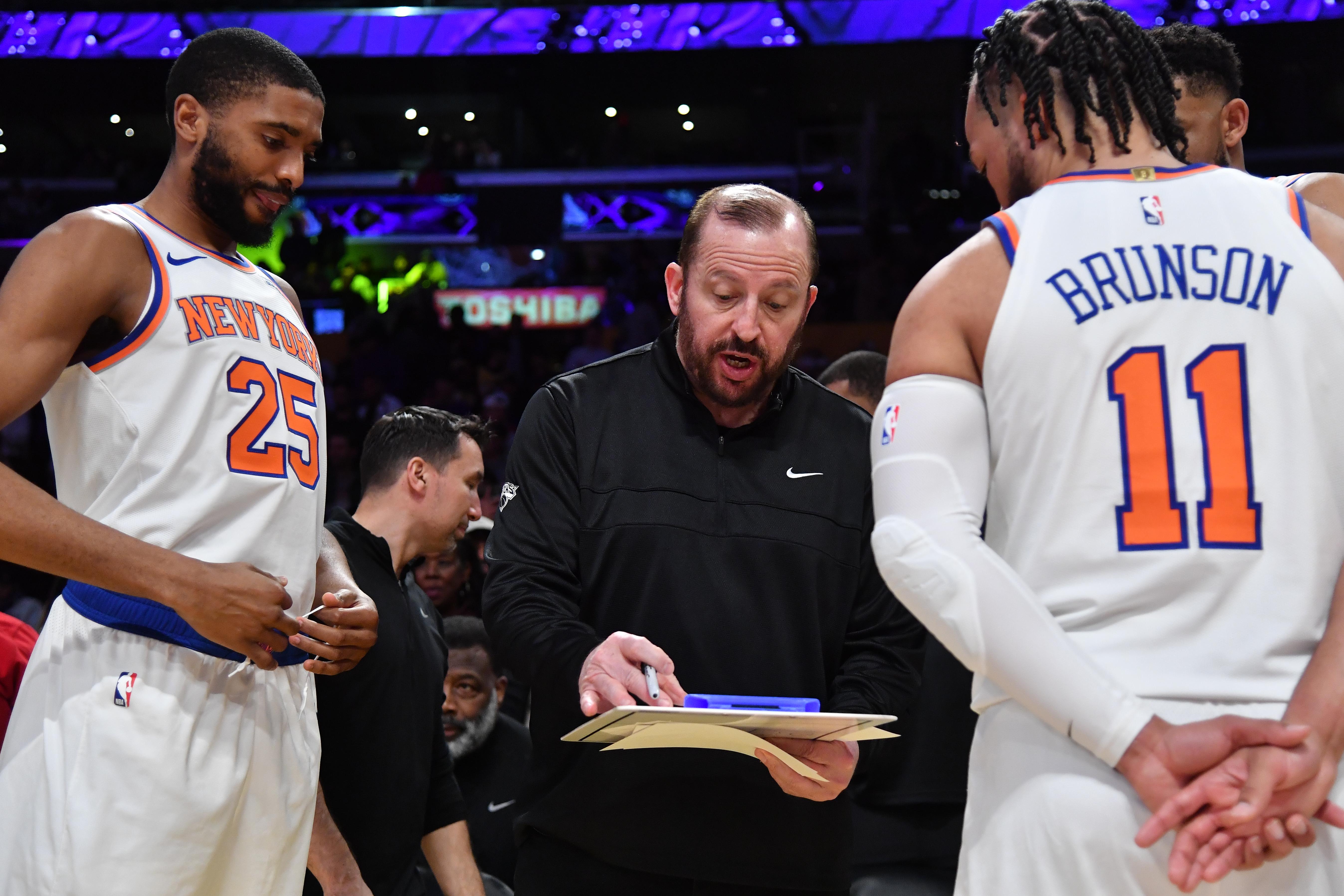 New York Knicks v Los Angeles Lakers