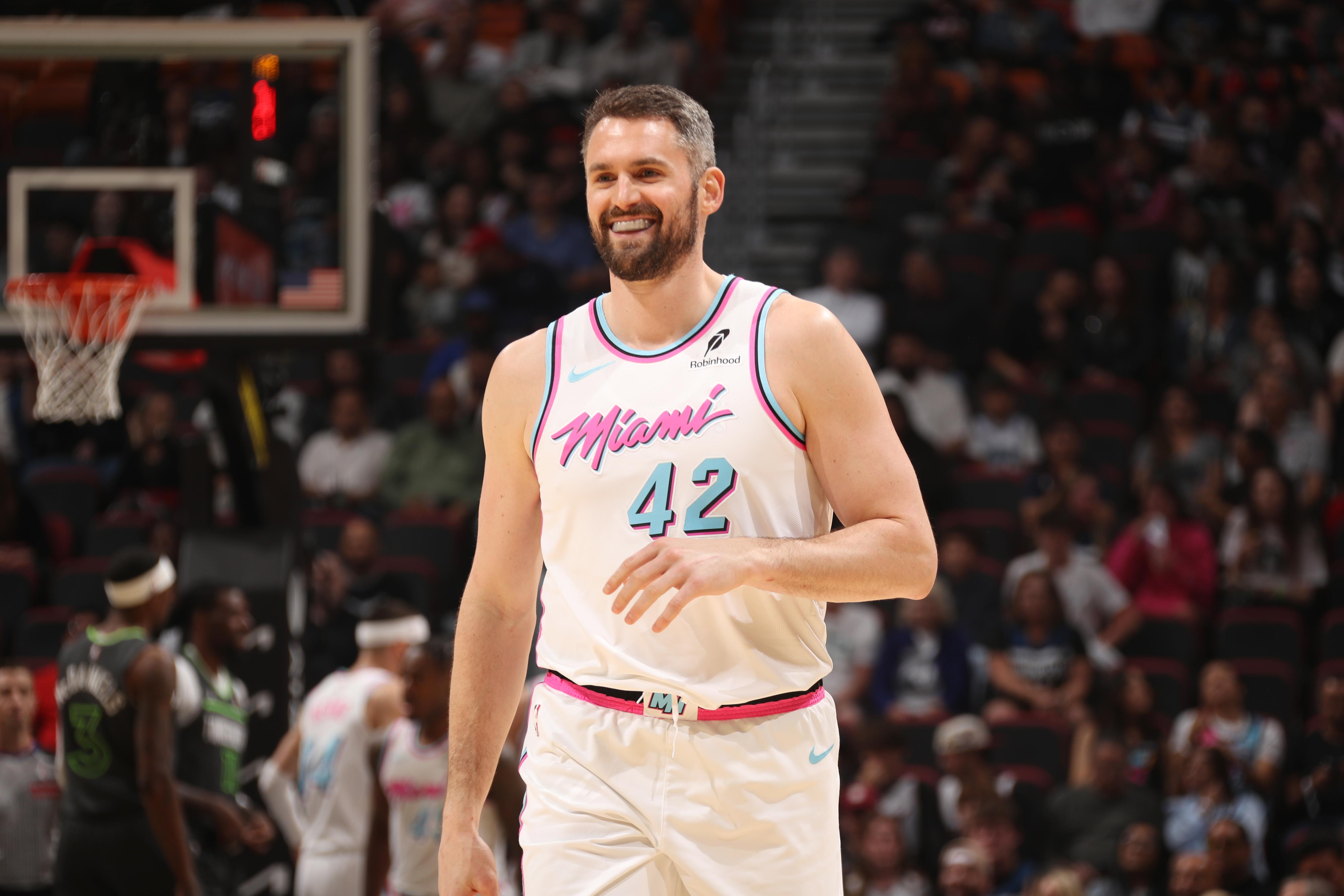 Minnesota Timberwolves v Miami Heat
