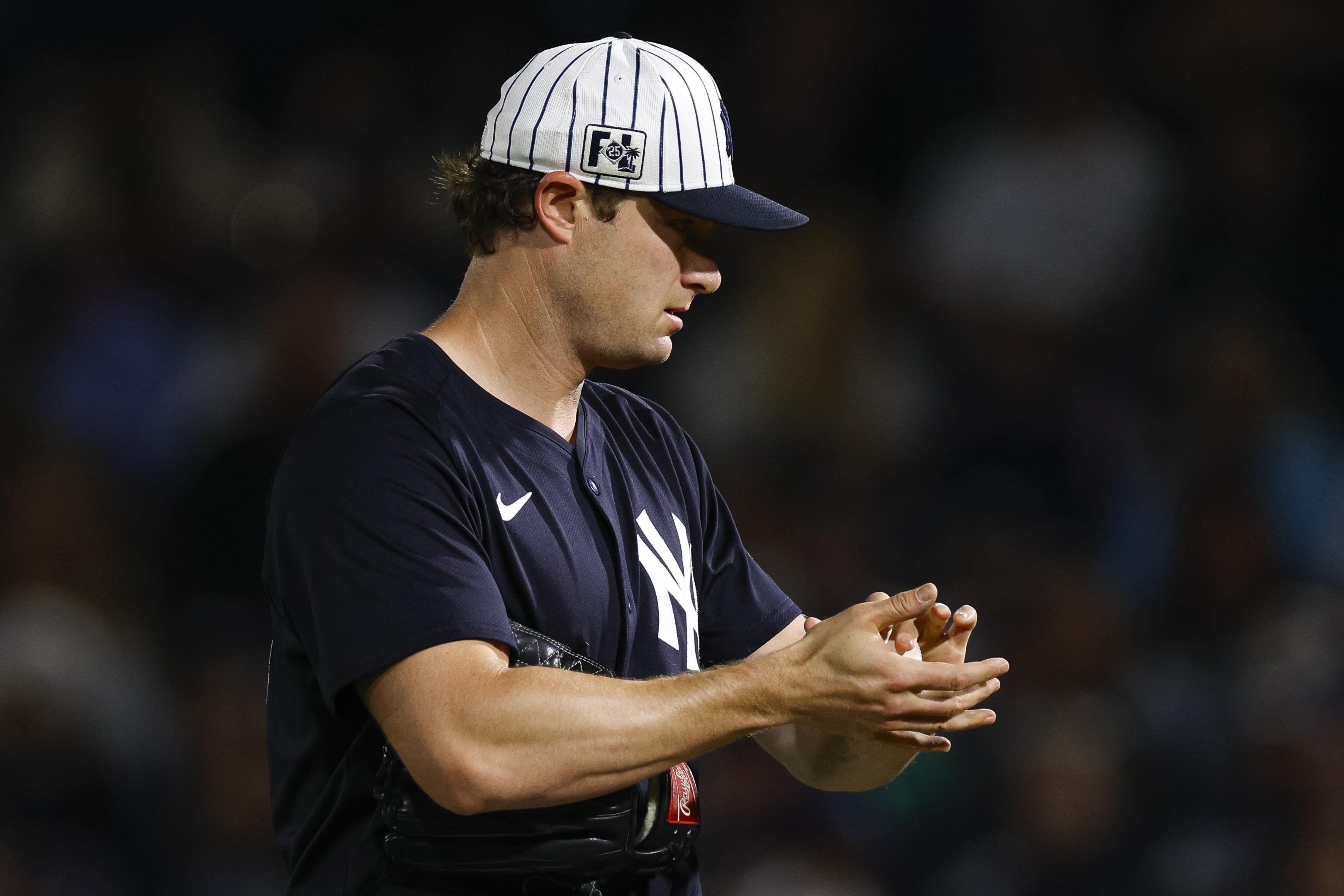 Toronto Blue Jays v New York Yankees