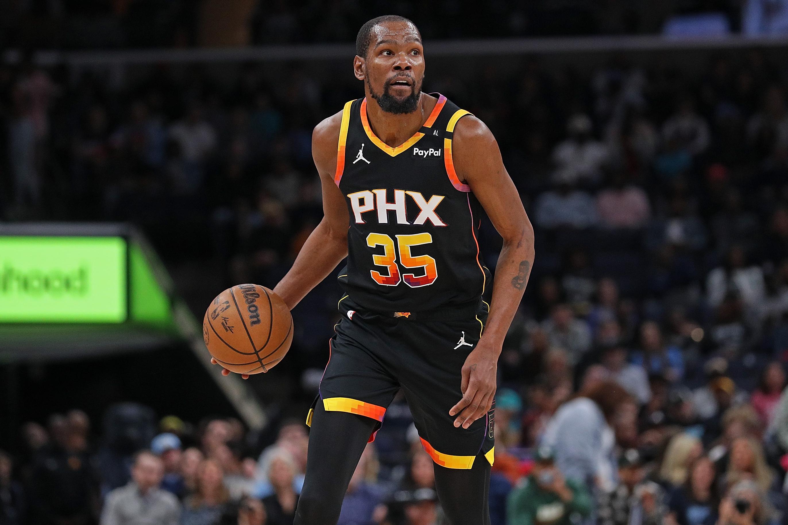 Phoenix Suns v Memphis Grizzlies