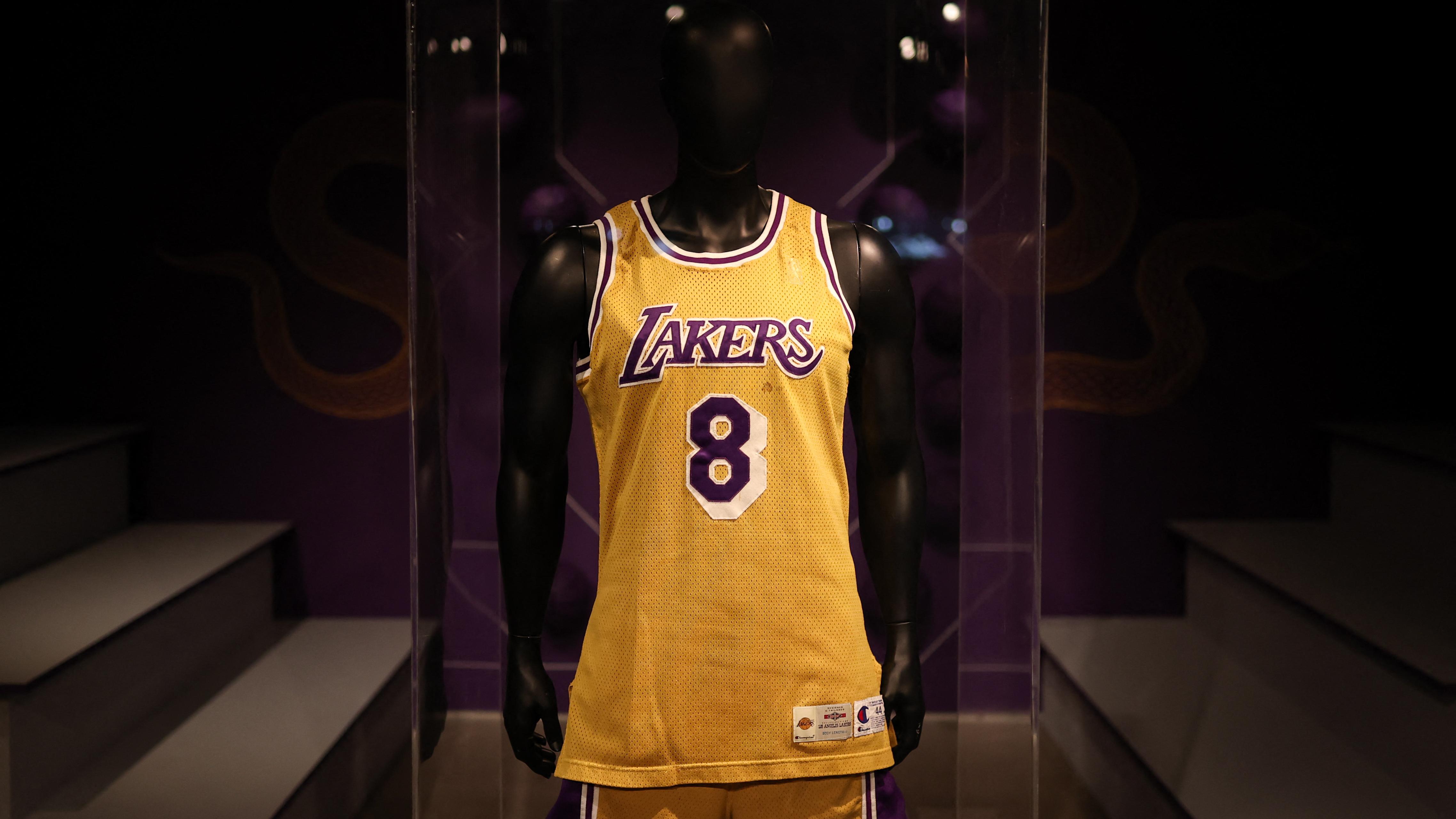 US-CELEBRITY-AUCTION-NBA-BASKETBALL