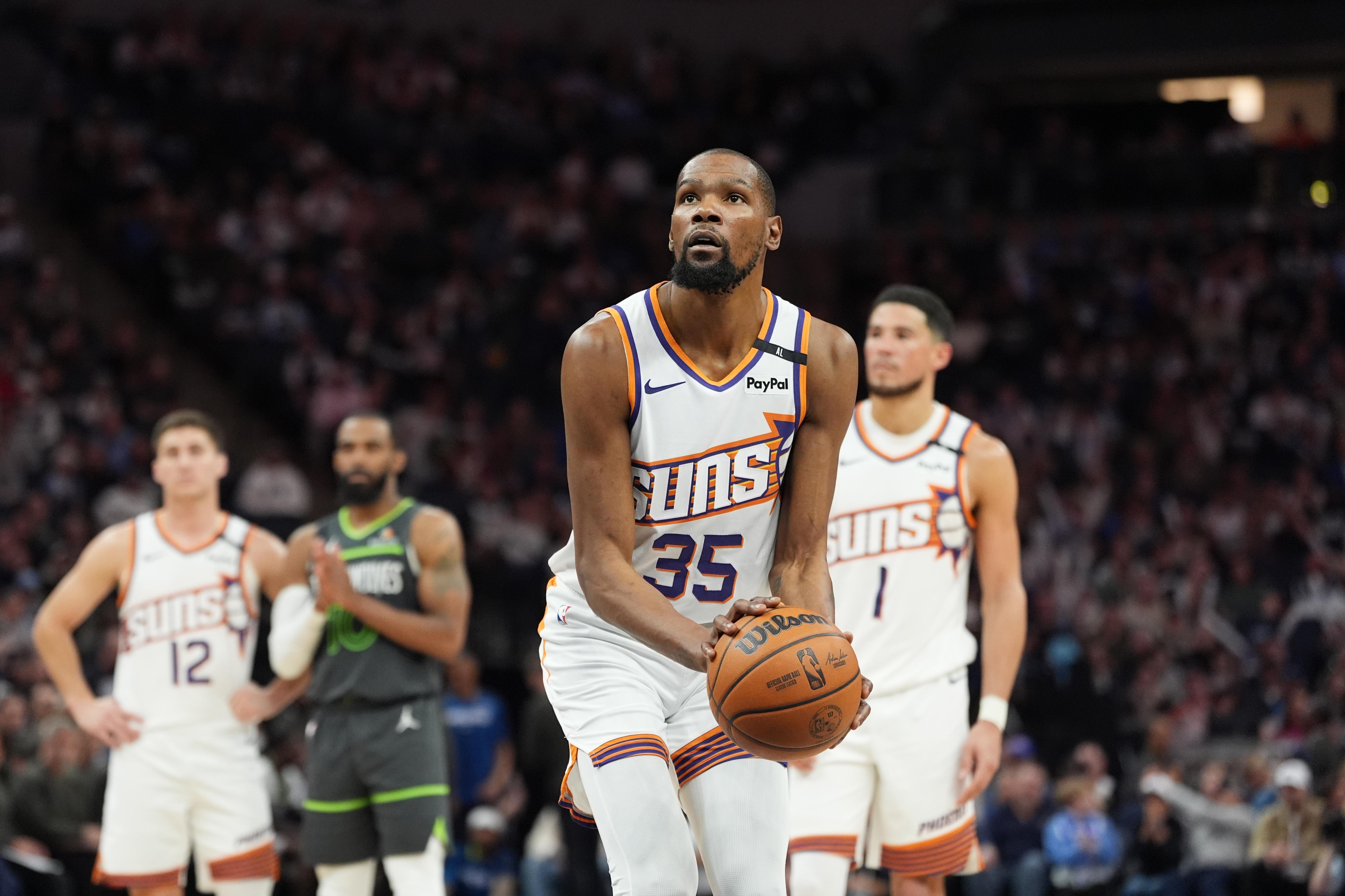 Phoenix Suns v Minnesota Timberwolves
