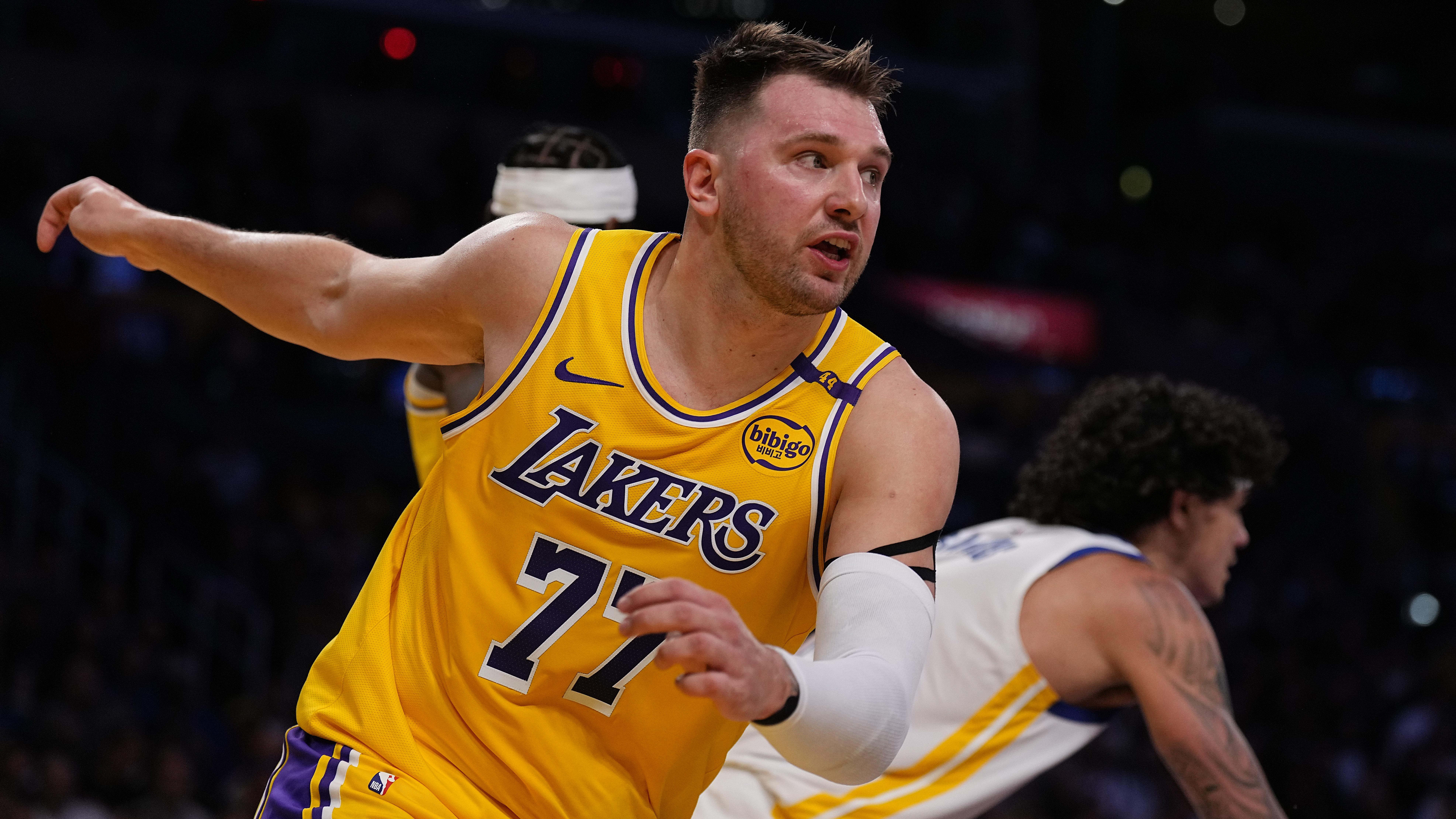 Golden State Warriors v Los Angeles Lakers