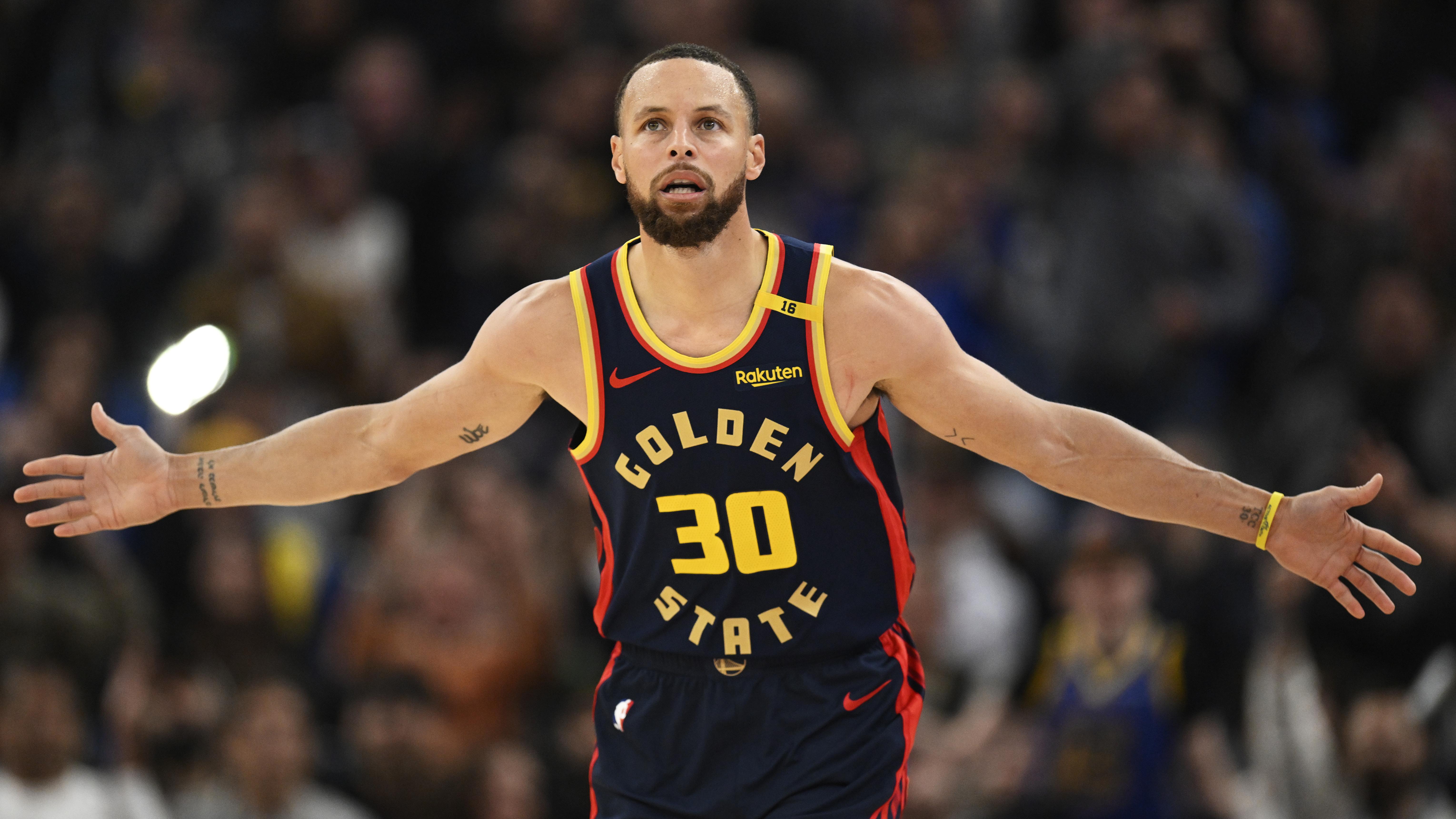 Denver Nuggets v Golden State Warriors