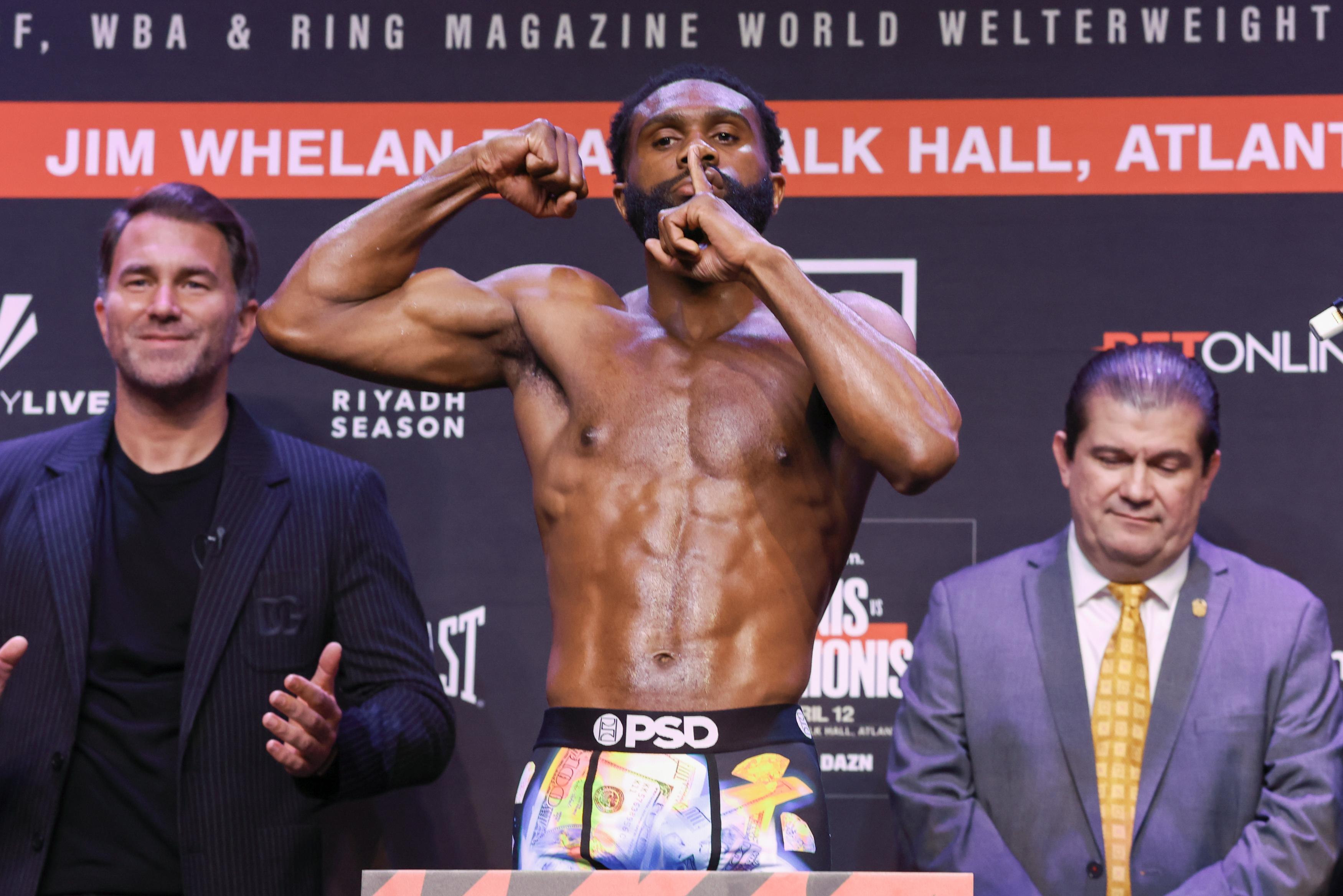 Ennis v Stanionis - Weigh-In