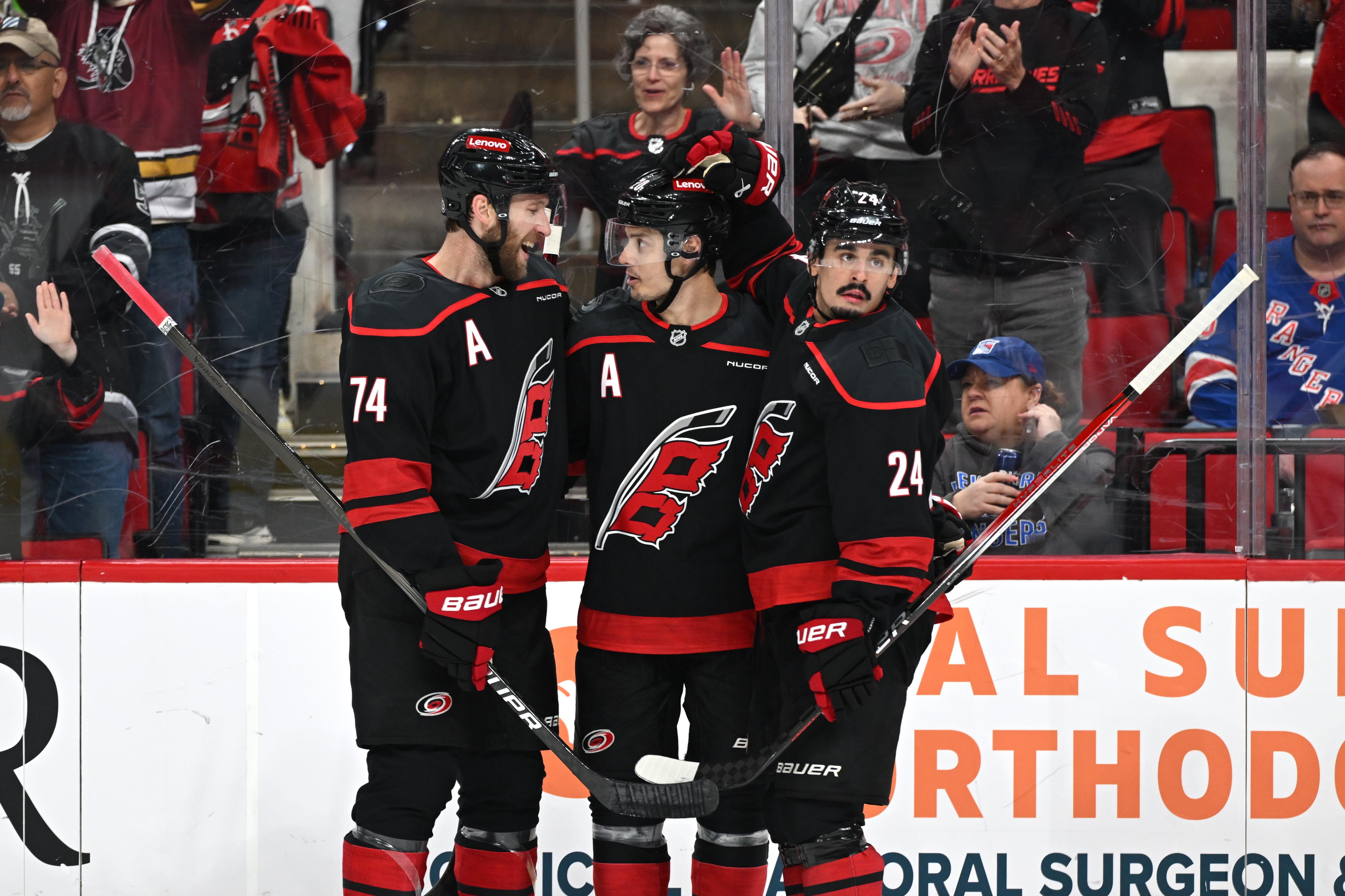 NHL: APR 12 Rangers at Hurricanes