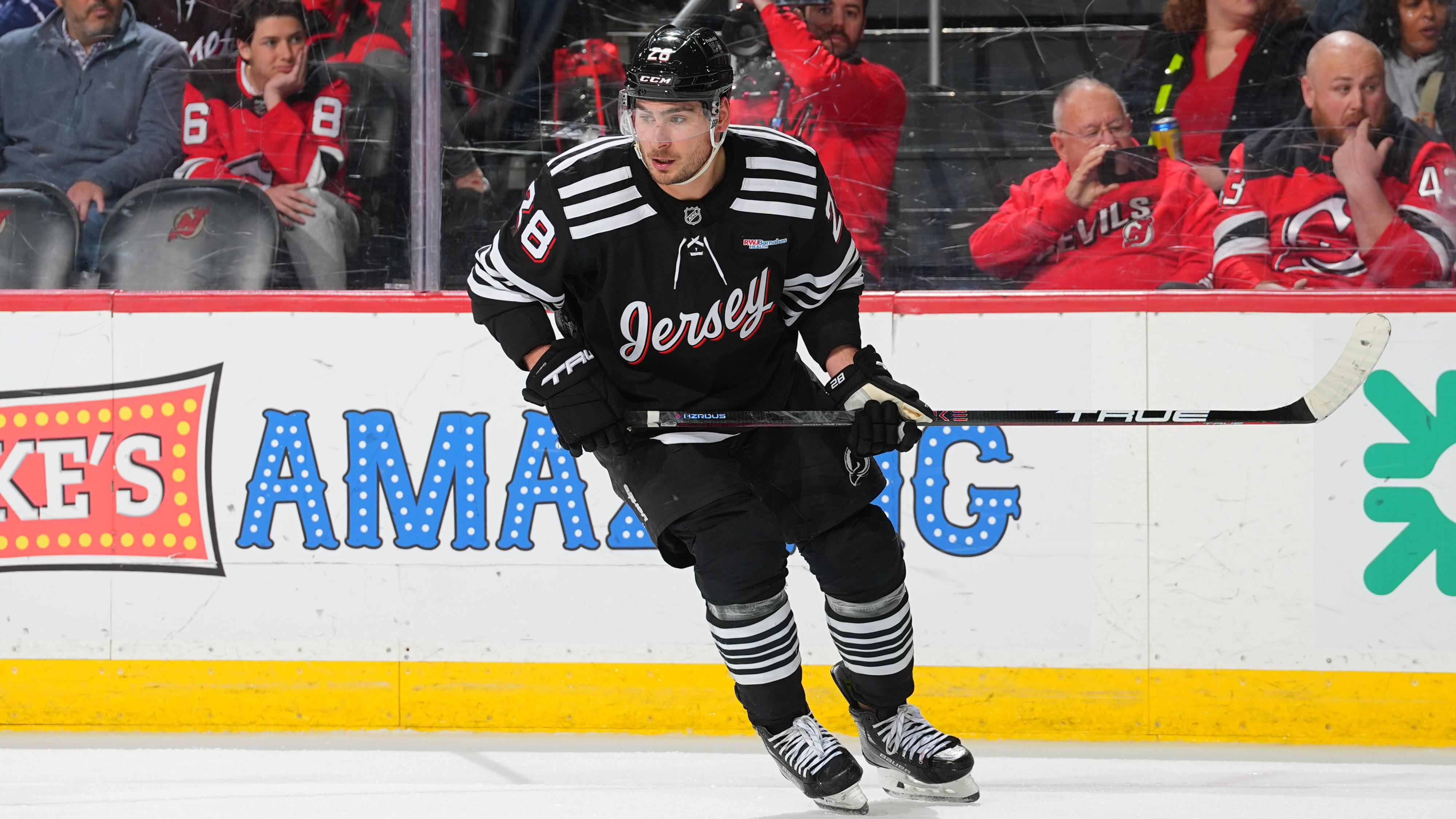 New York Islanders v New Jersey Devils