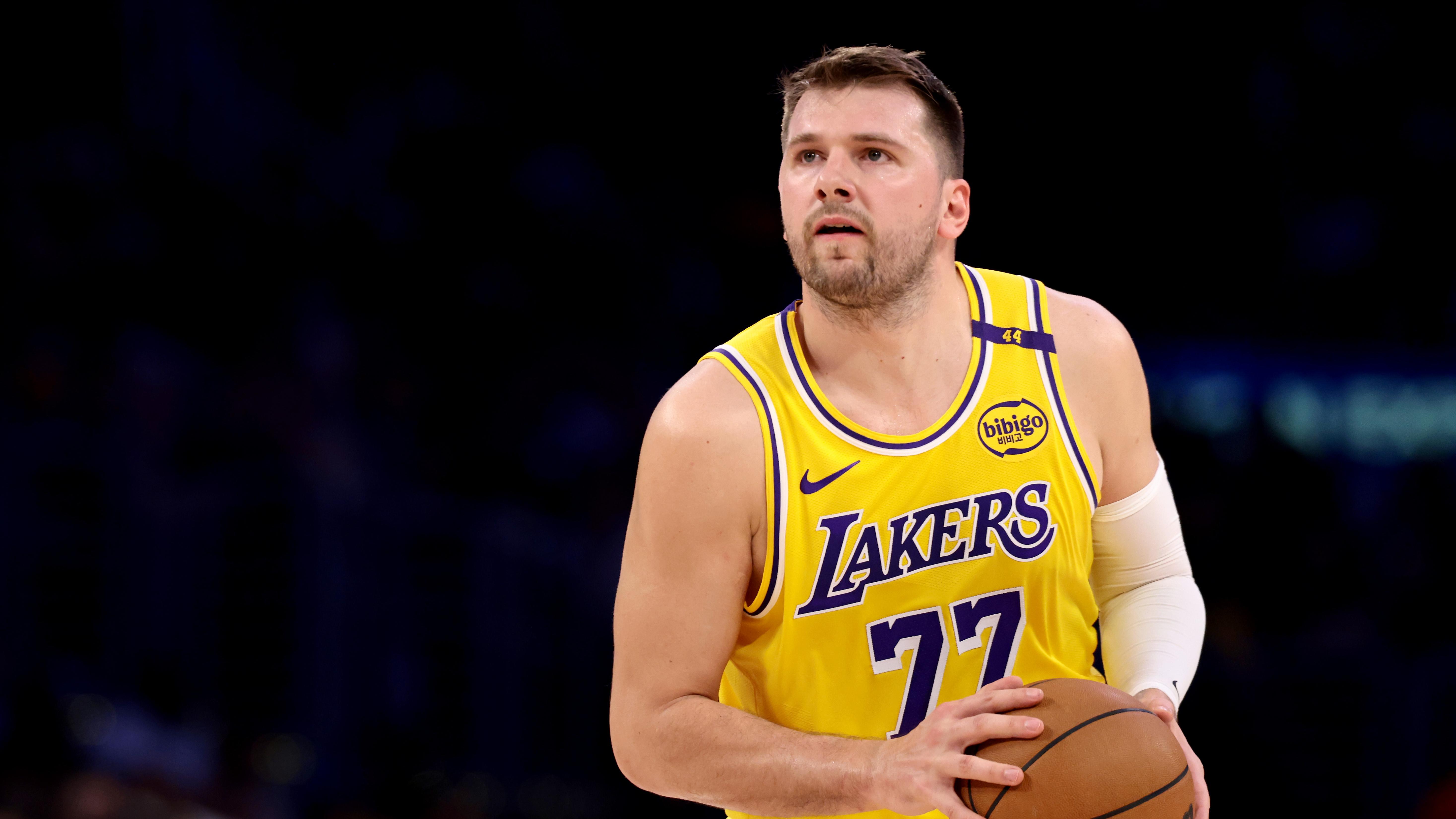 Houston Rockets v Los Angeles Lakers